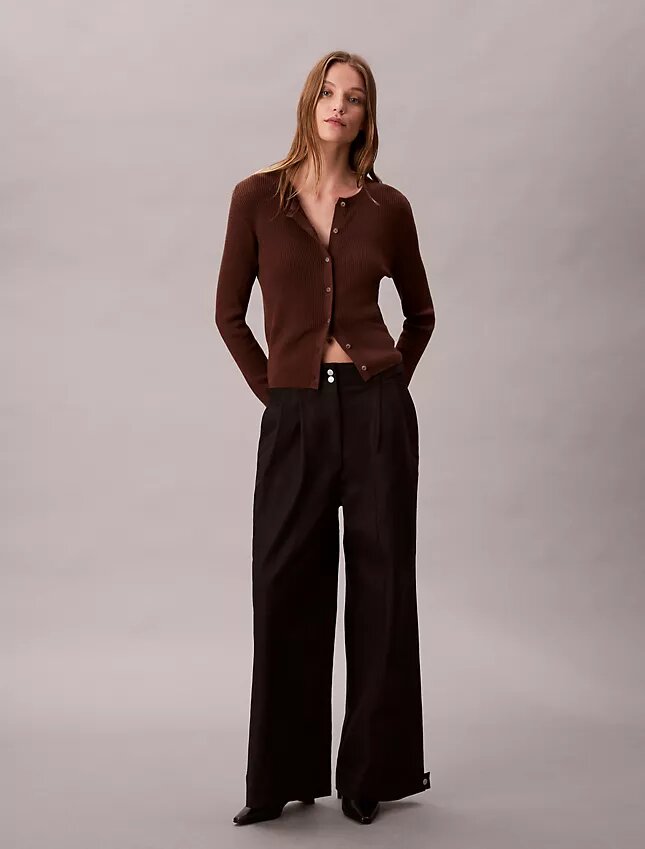 Pantalones chinos de pierna ancha ajustables Pantalones chinos de pierna ancha ajustables
