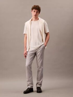 Pantalones chinos elásticos modernos Pantalones chinos elásticos modernos