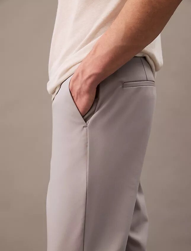 Pantalones chinos elásticos modernos Pantalones chinos elásticos modernos
