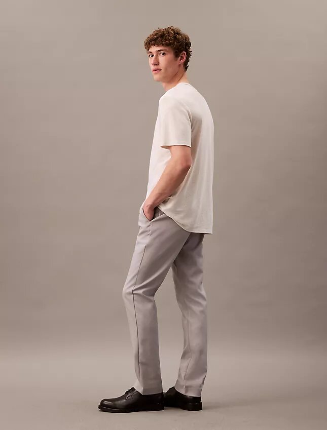 Pantalones chinos elásticos modernos Pantalones chinos elásticos modernos
