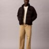 Pantalones chinos rectos con pliegues estilo años 90