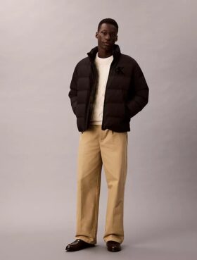 Pantalones chinos rectos con pliegues estilo años 90
