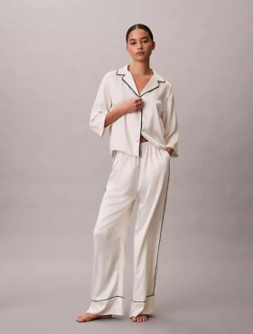 Pantalones con brillo satinado