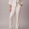 Pantalones con brillo satinado