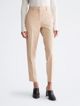 Pantalones cortos ajustados hasta el tobillo