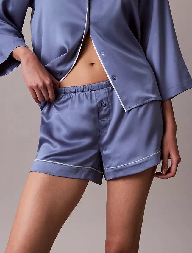 Pantalones cortos con brillo satinado Pantalones cortos con brillo satinado