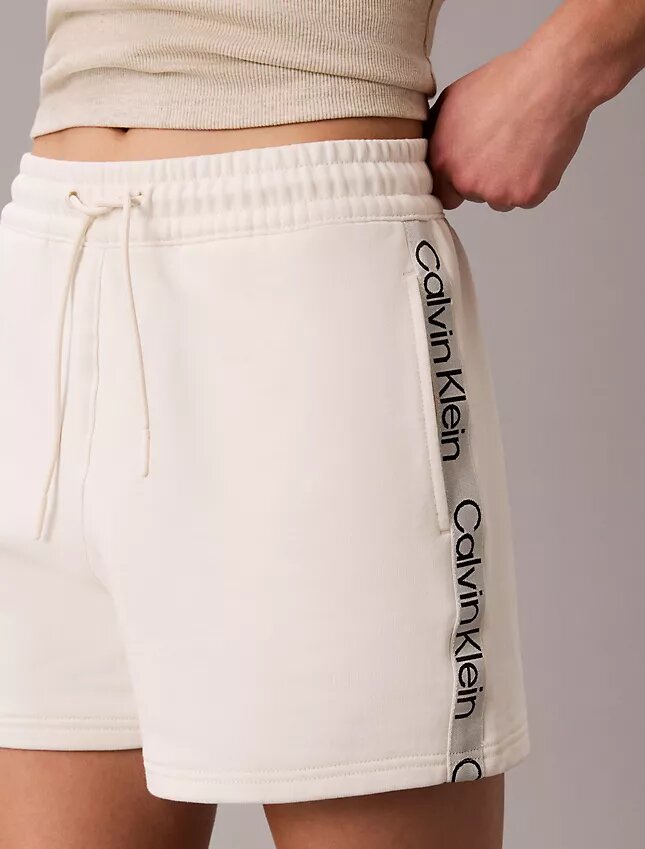 Pantalones cortos de felpa con cinta con el logotipo Pantalones cortos de felpa con cinta con el logotipo