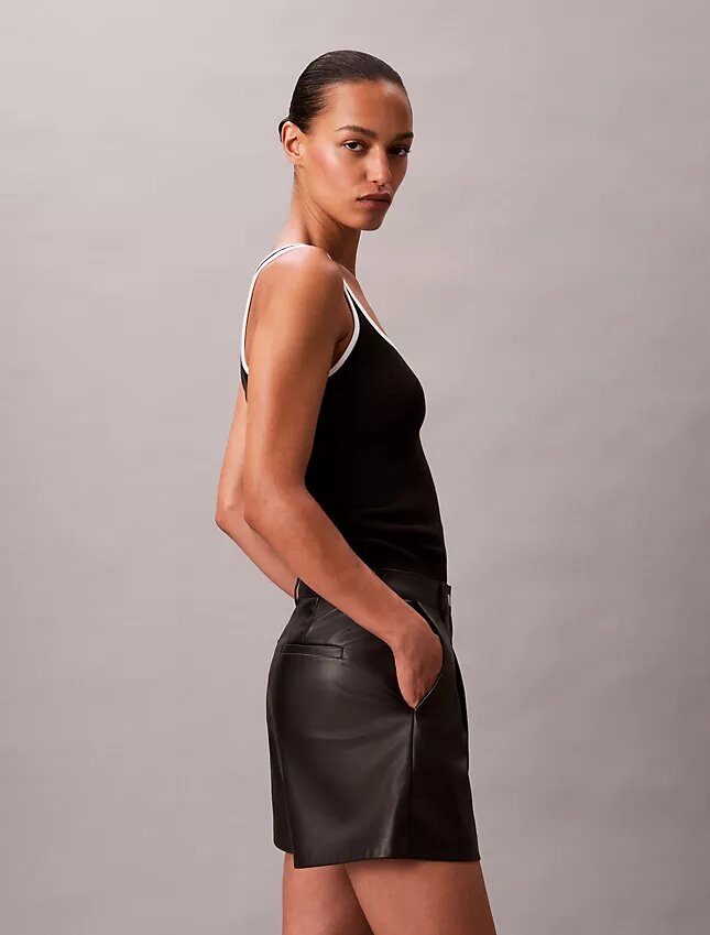 Pantalones cortos de imitación de cuero Pantalones cortos de imitación de cuero