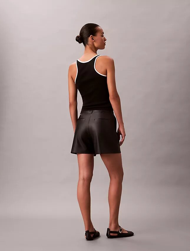 Pantalones cortos de imitación de cuero Pantalones cortos de imitación de cuero
