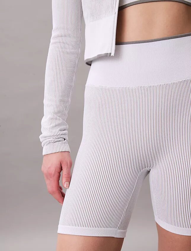 Pantalones cortos deportivos de canalé Pantalones cortos deportivos de canalé