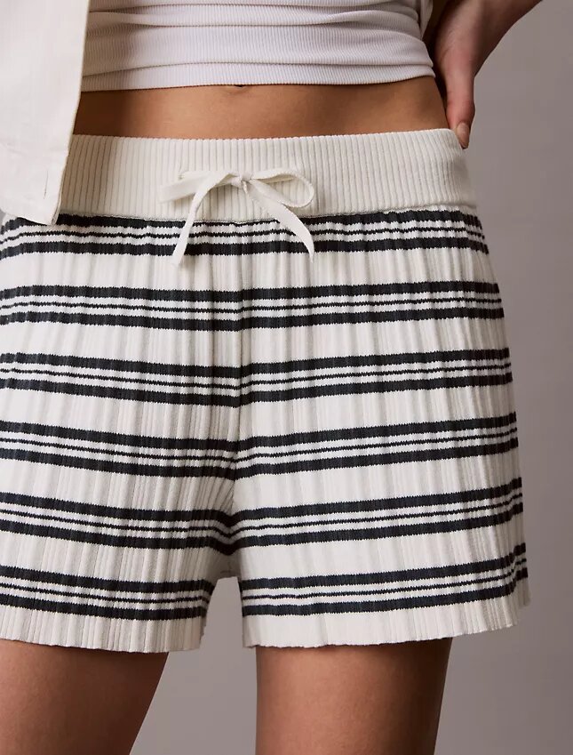 Pantalones cortos elásticos de canalé a rayas Pantalones cortos elásticos de canalé a rayas