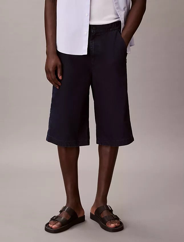 Pantalones cortos largos de Denim índigo ligero Pantalones cortos largos de Denim índigo ligero