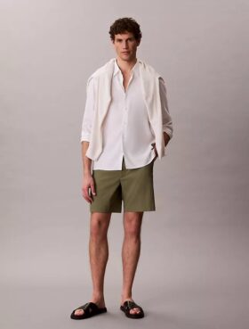 Pantalones cortos rectos de seersucker con cintura elástica de 18 cm