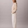 Pantalones cropped de corte acampanado