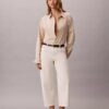 Pantalones cropped de corte acampanado