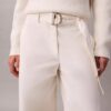 Pantalones de algodón con cinturón de cuero Pantalones de algodón con cinturón de cuero
