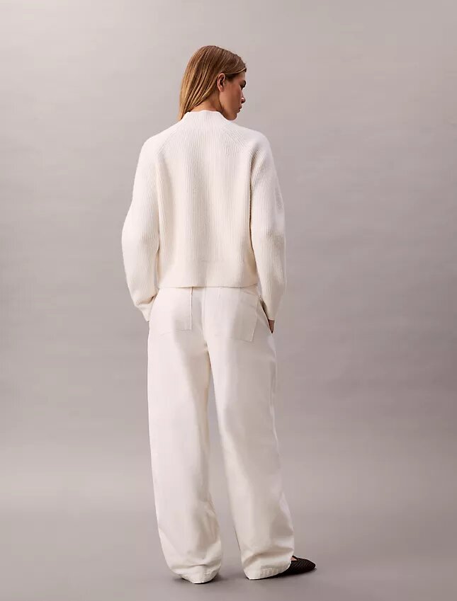 Pantalones de algodón con cinturón de cuero Pantalones de algodón con cinturón de cuero