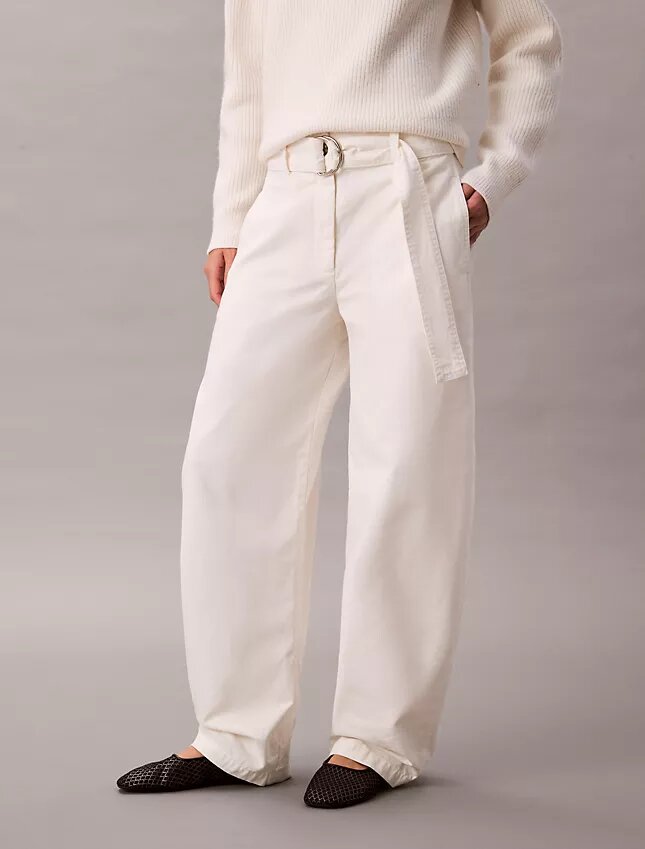 Pantalones de algodón con cinturón de cuero Pantalones de algodón con cinturón de cuero