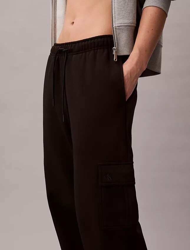 Pantalones de chándal cargo de felpa con Monogram Pantalones de chándal cargo de felpa con Monogram