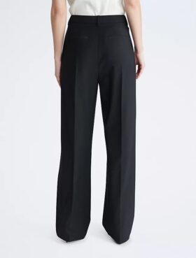 Pantalones de corte ancho