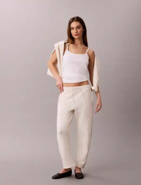 Pantalones de corte recto con cinta con el logotipo