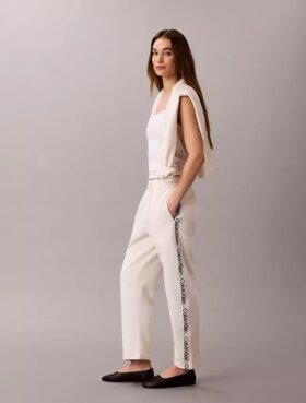 Pantalones de corte recto con cinta con el logotipo