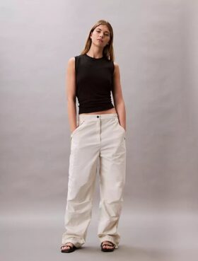 Pantalones de paracaídas de nailon arrugado