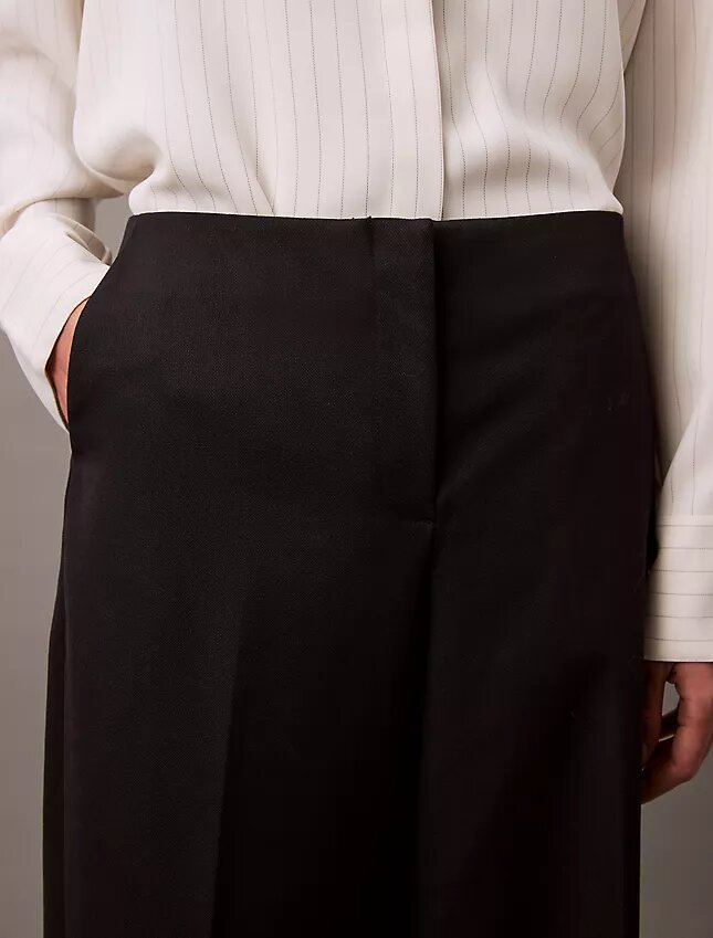 Pantalones de pierna ancha de crepé Pantalones de pierna ancha de crepé