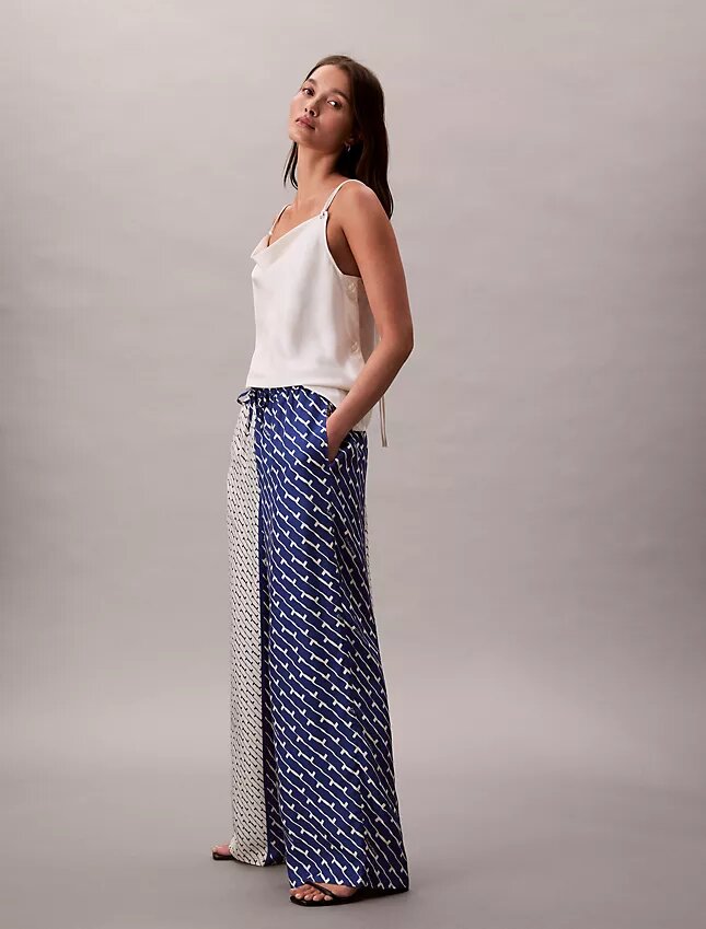 Pantalones de pierna ancha de sarga de viscosa estampada Pantalones de pierna ancha de sarga de viscosa estampada