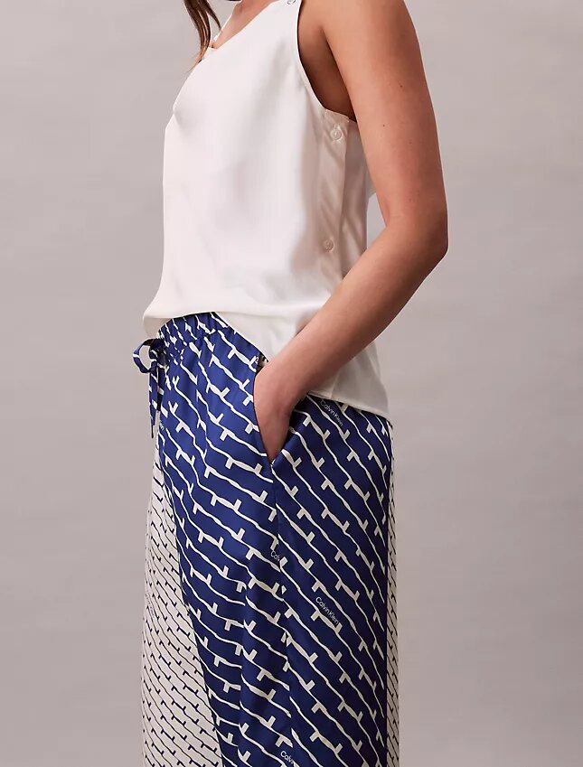 Pantalones de pierna ancha de sarga de viscosa estampada Pantalones de pierna ancha de sarga de viscosa estampada
