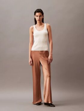 Pantalones de pierna ancha de satén arrugado