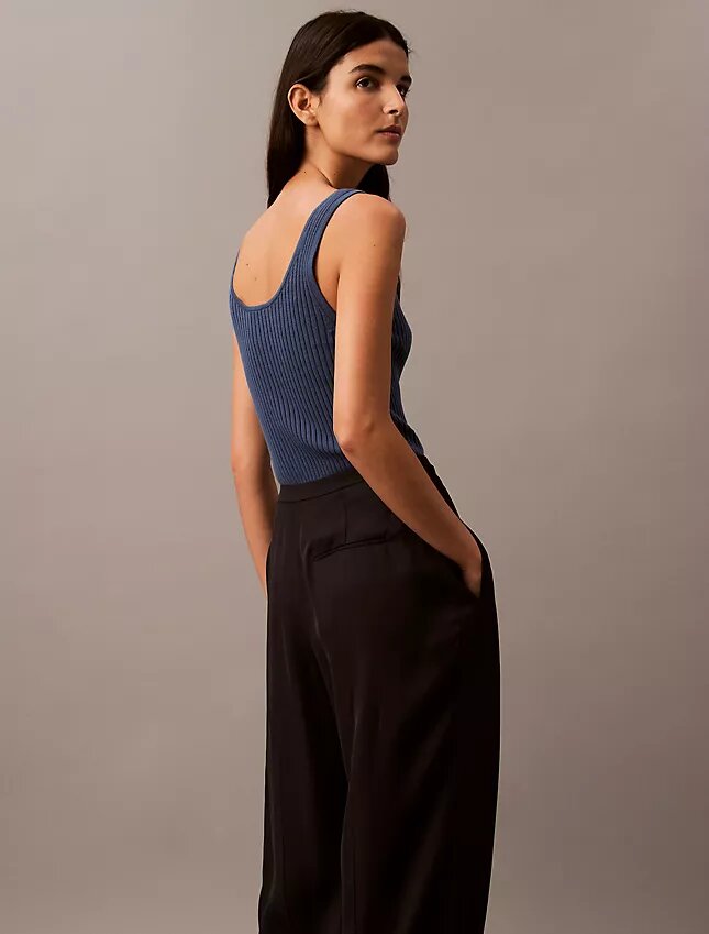 Pantalones entallados de cintura alta Pantalones entallados de cintura alta