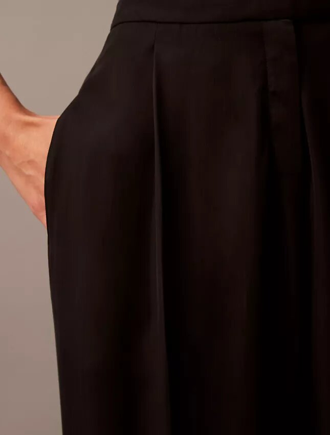 Pantalones entallados de cintura alta Pantalones entallados de cintura alta
