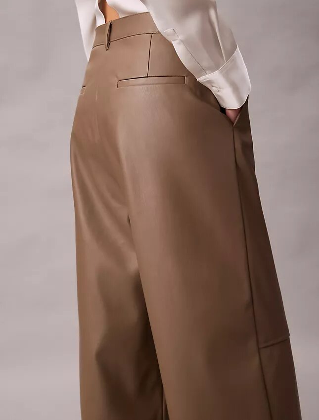 Pantalones holgados de imitación de cuero Pantalones holgados de imitación de cuero