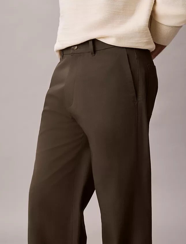 Pantalones rectos holgados con pinzas Pantalones rectos holgados con pinzas