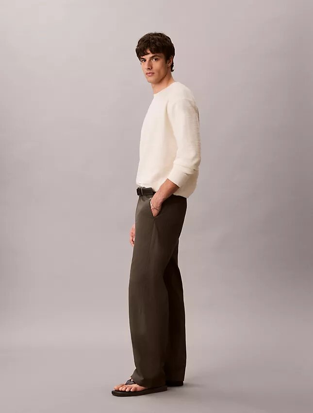 Pantalones rectos holgados con pinzas Pantalones rectos holgados con pinzas