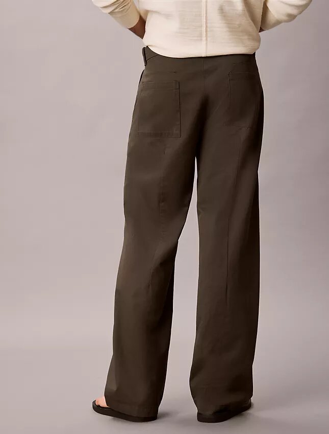 Pantalones rectos holgados con pinzas Pantalones rectos holgados con pinzas