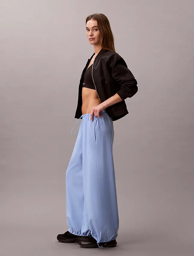 Pantalones tipo paracaídas tejidos Pantalones tipo paracaídas tejidos
