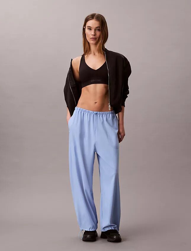 Pantalones tipo paracaídas tejidos Pantalones tipo paracaídas tejidos