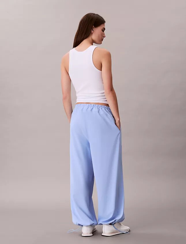 Pantalones tipo paracaídas tejidos Pantalones tipo paracaídas tejidos