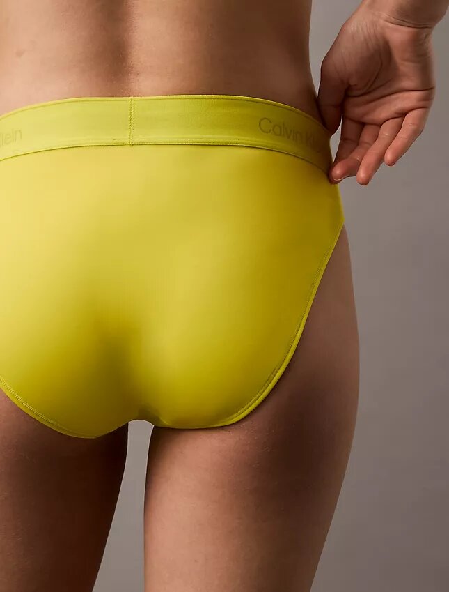Partes de abajo de bikini con logotipo moderno Partes de abajo de bikini con logotipo moderno