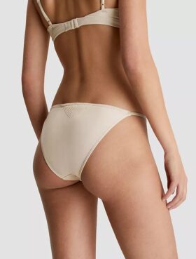 Partes de abajo de bikini estructuradas
