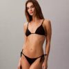 Partes de abajo de bikini lisas con lazos laterales