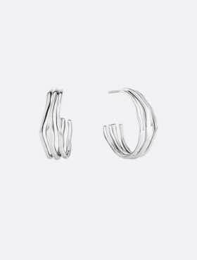 Pendientes de aro con forma fluida y escultural