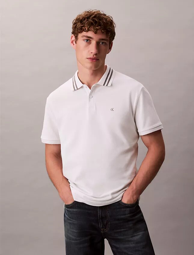 Polo clásico con ribetes de piqué y Monogram Polo clásico con ribetes de piqué y Monogram