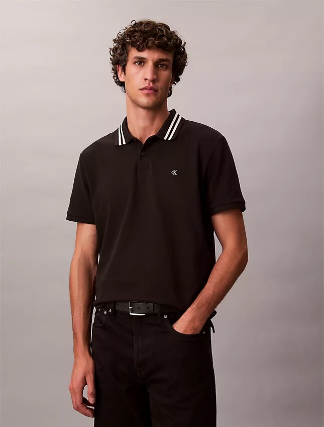 Polo clásico con ribetes de piqué y Monogram Polo clásico con ribetes de piqué y Monogram