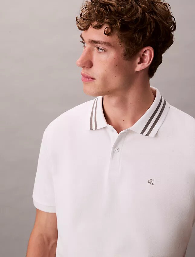 Polo clásico con ribetes de piqué y Monogram Polo clásico con ribetes de piqué y Monogram