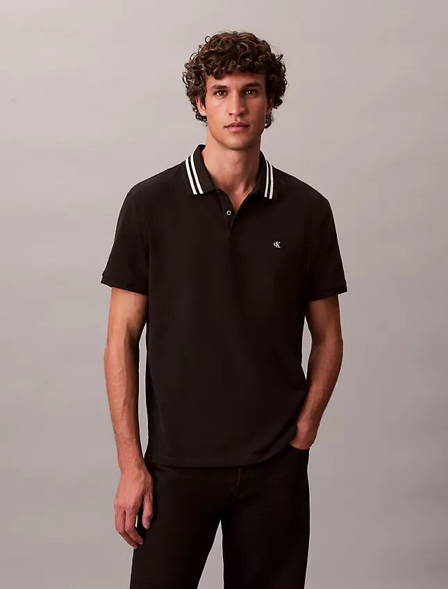 Polo clásico con ribetes de piqué y Monogram Polo clásico con ribetes de piqué y Monogram