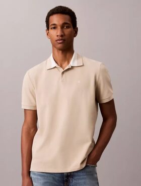 Polo con cuello de piqué en bloques de color