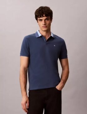 Polo con cuello de piqué en bloques de color